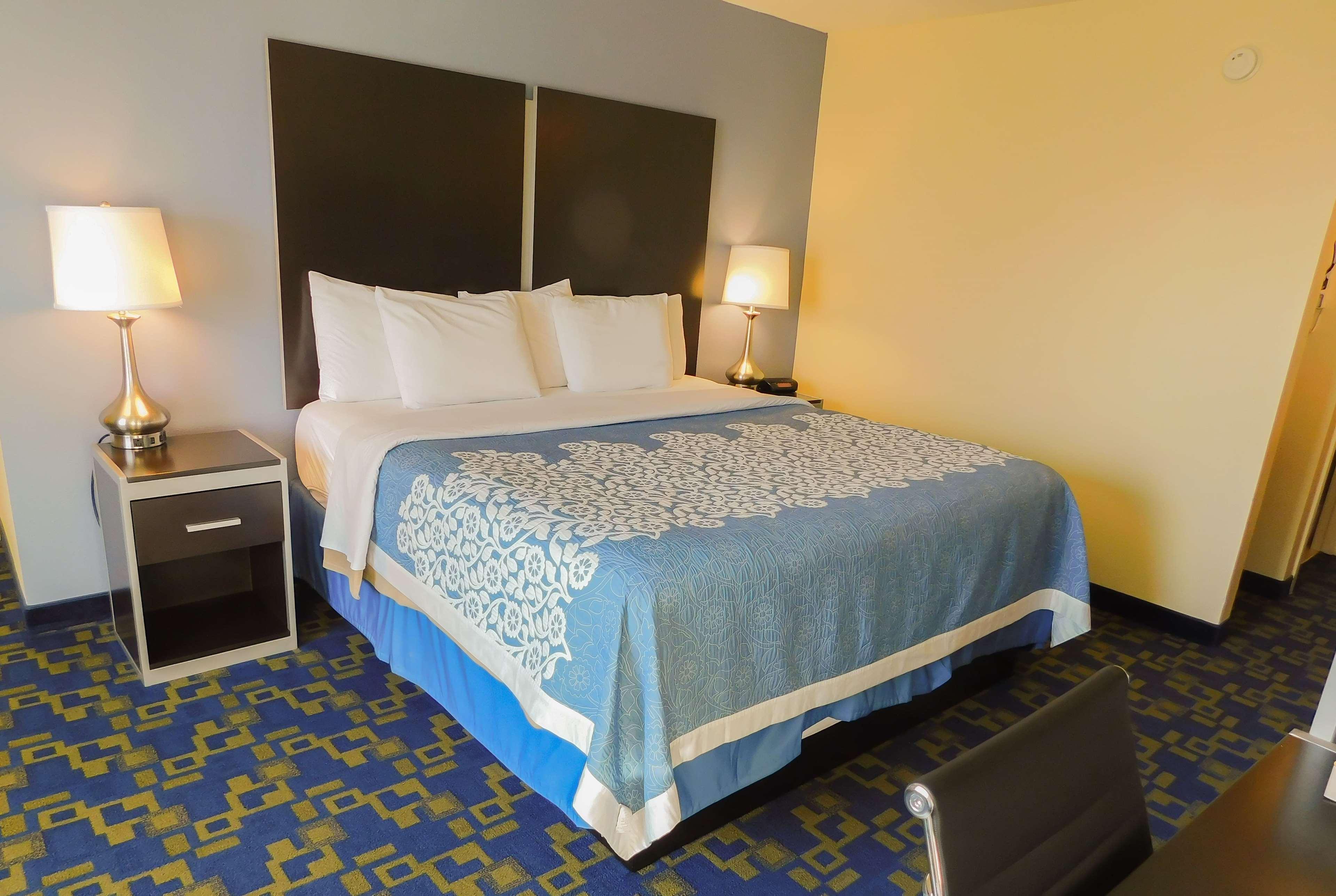 Days Inn&Suites by Wyndham Pocahontas Bagian luar foto