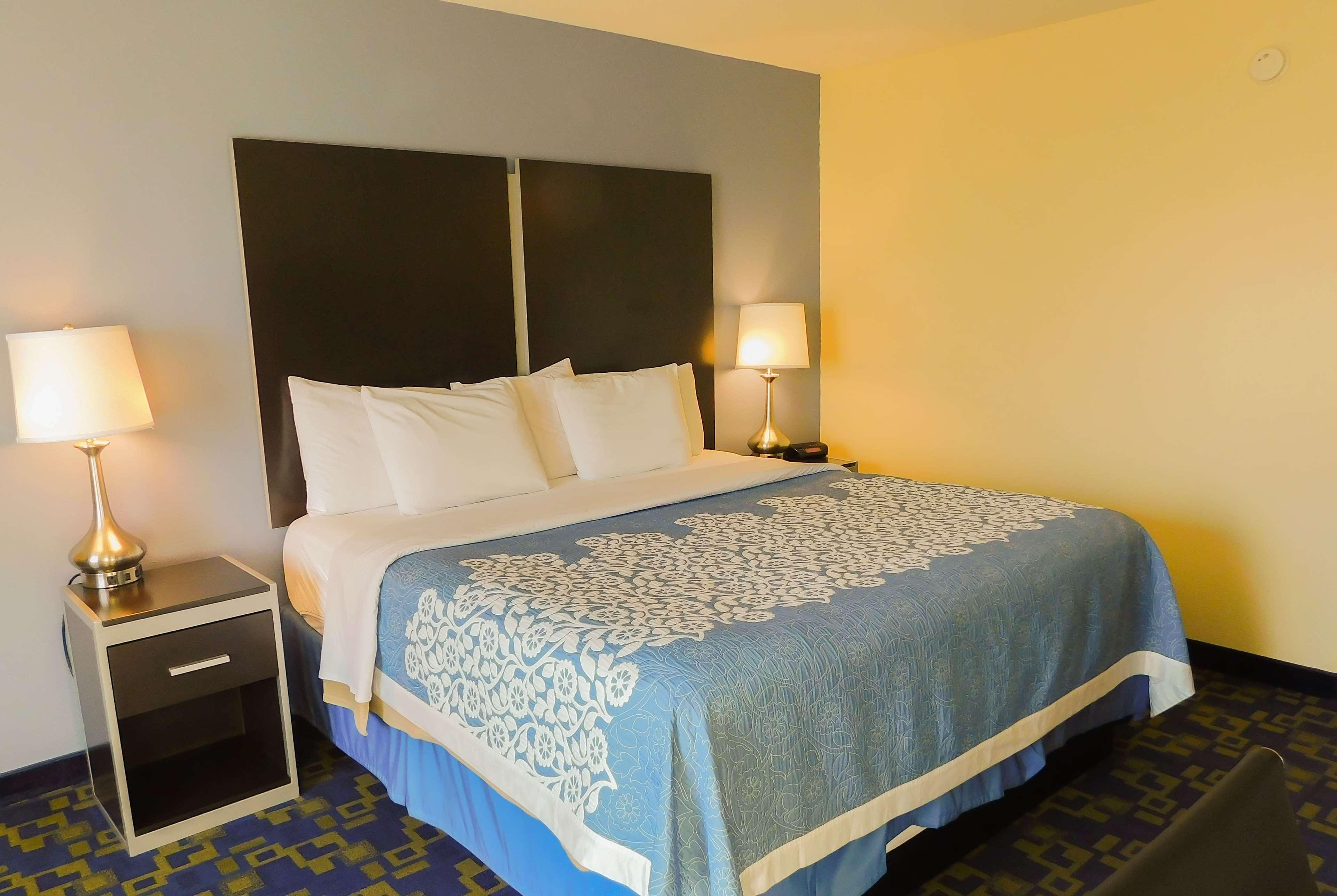 Days Inn&Suites by Wyndham Pocahontas Bagian luar foto