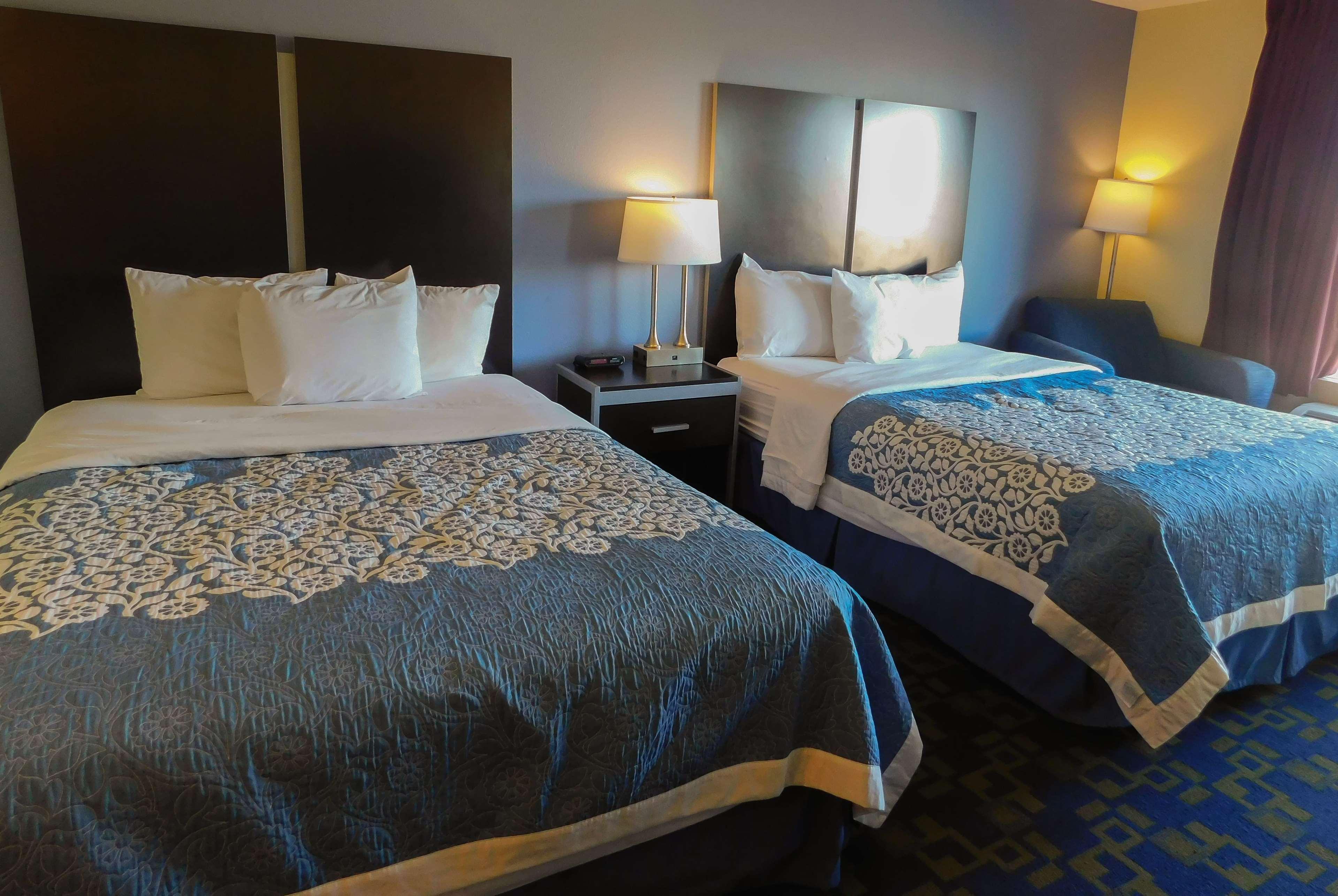 Days Inn&Suites by Wyndham Pocahontas Bagian luar foto