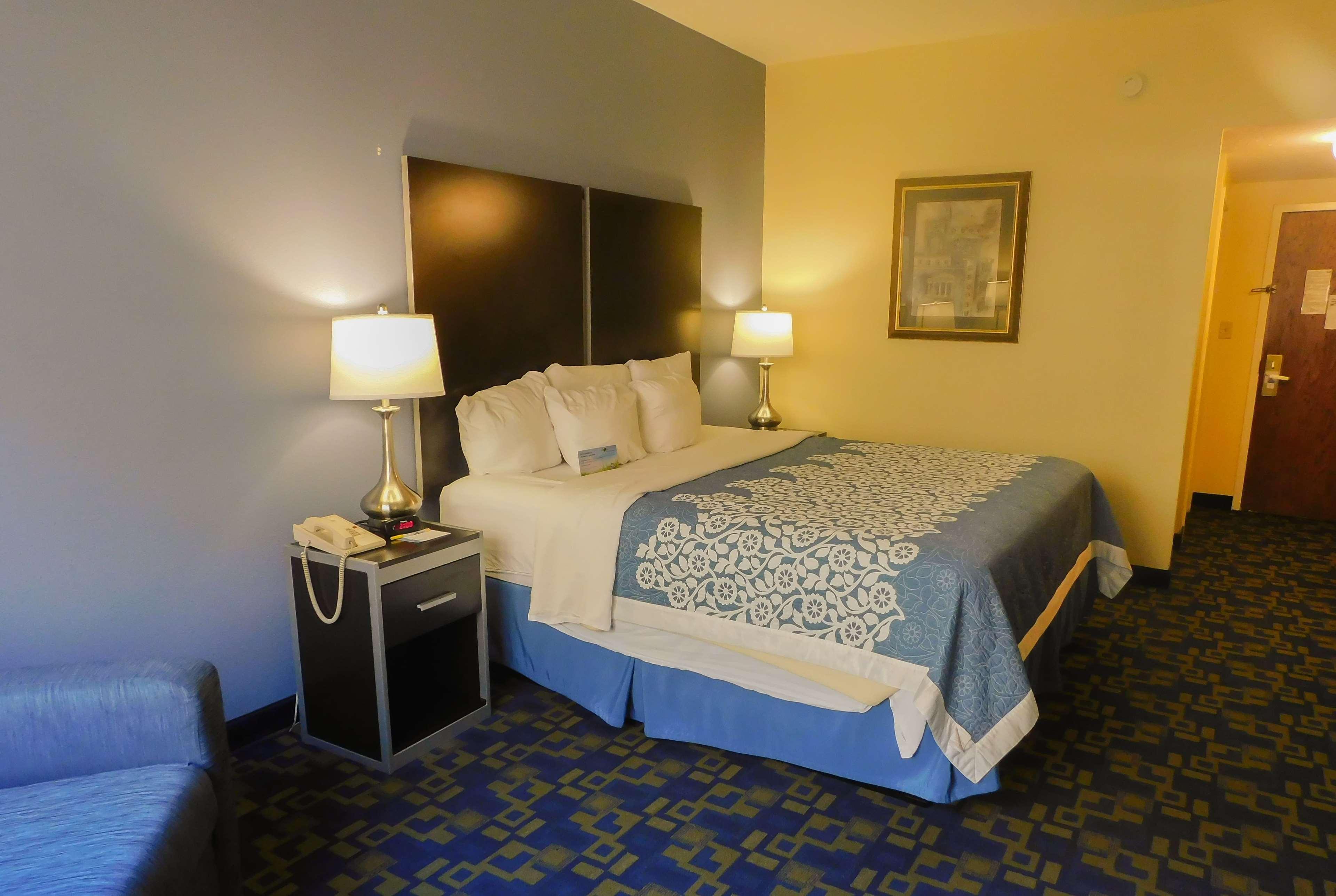 Days Inn&Suites by Wyndham Pocahontas Bagian luar foto
