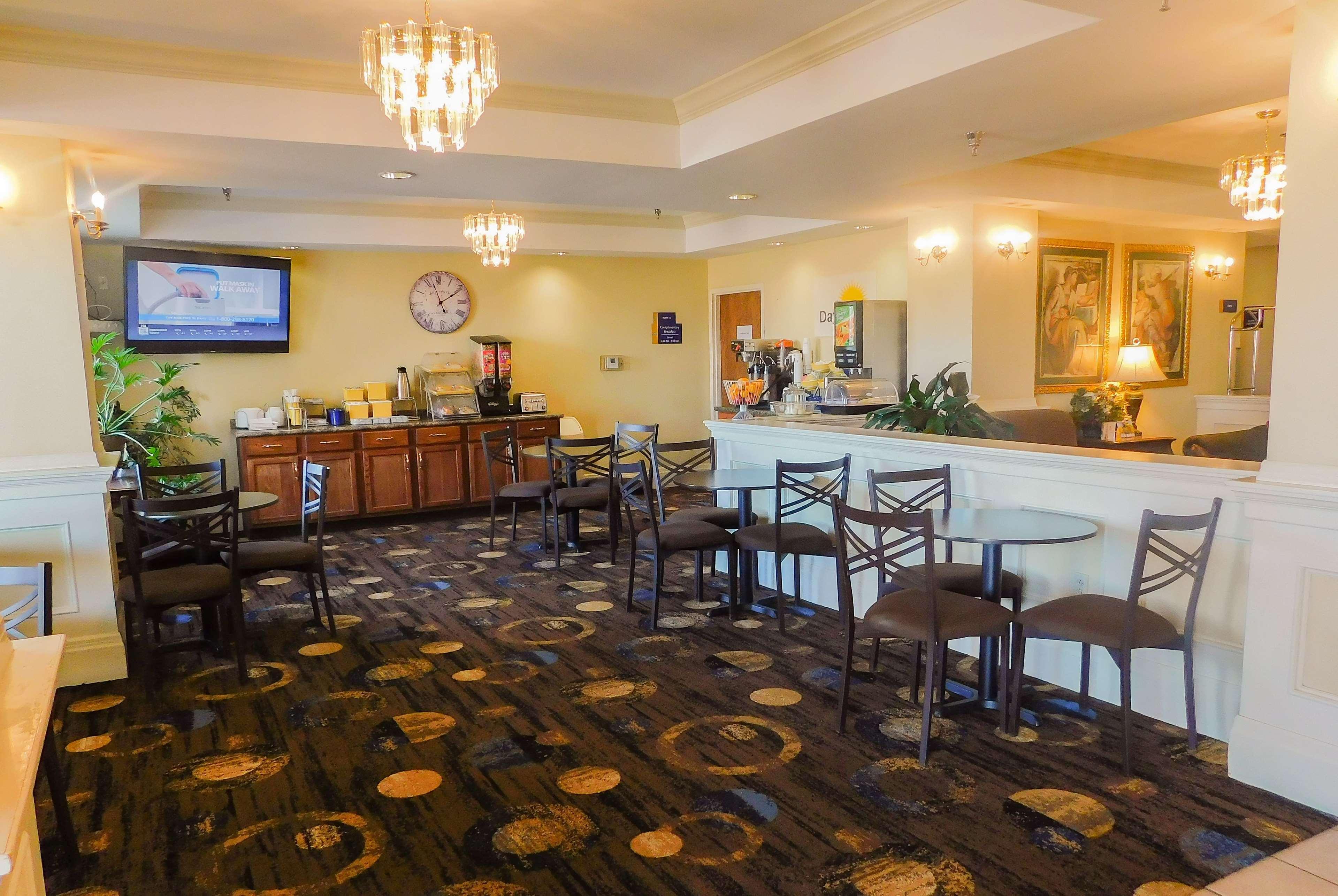 Days Inn&Suites by Wyndham Pocahontas Bagian luar foto