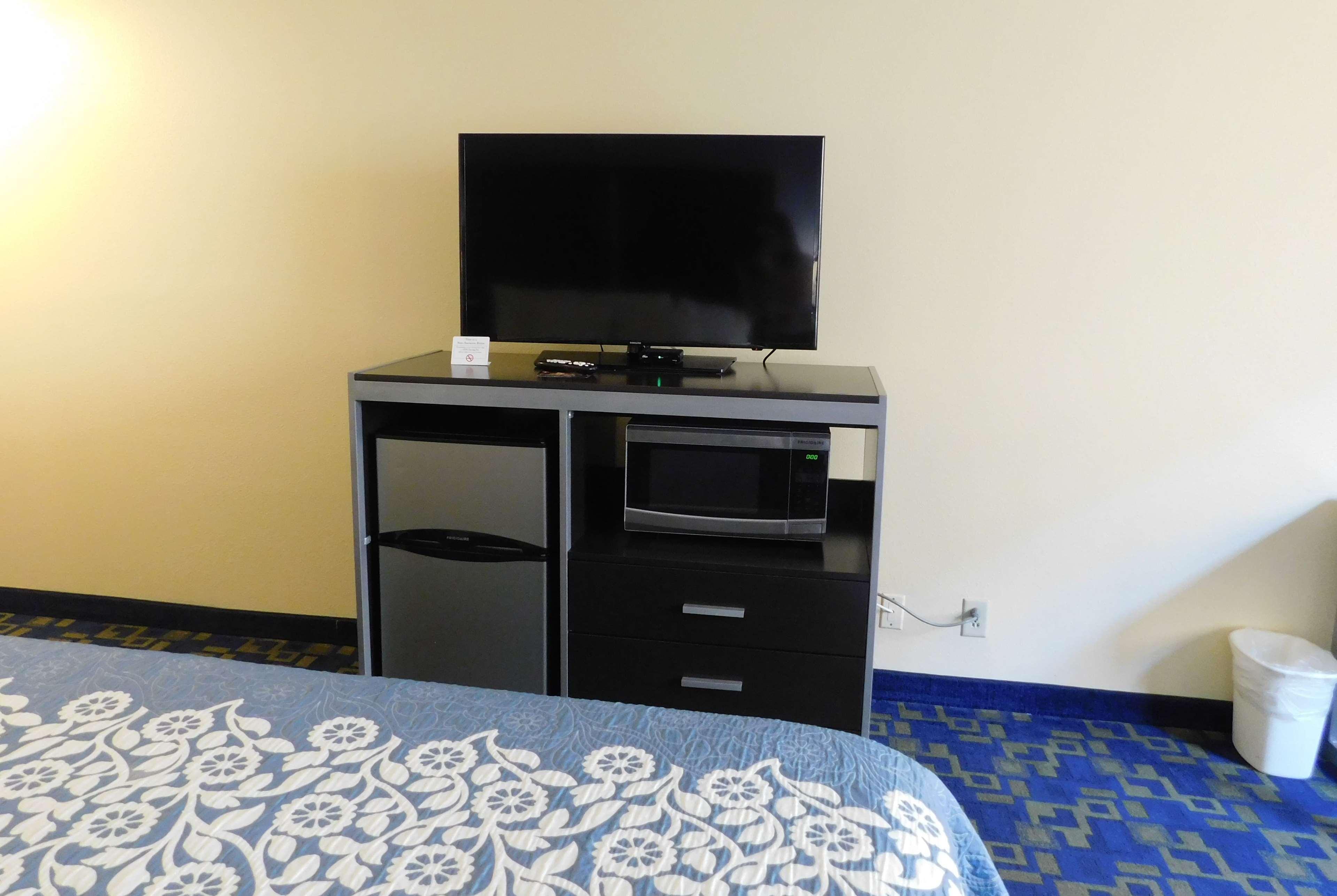Days Inn&Suites by Wyndham Pocahontas Bagian luar foto