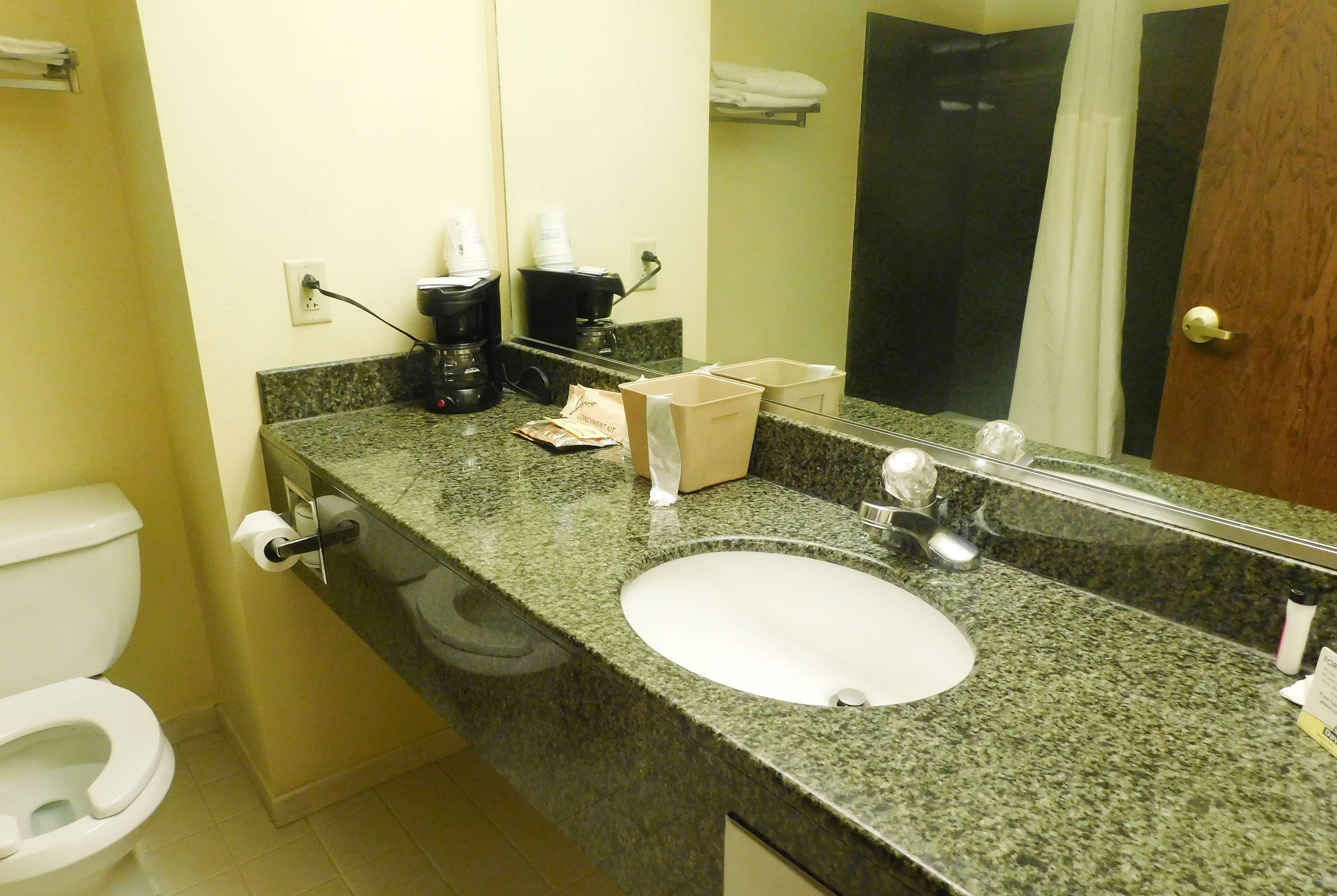 Days Inn&Suites by Wyndham Pocahontas Bagian luar foto