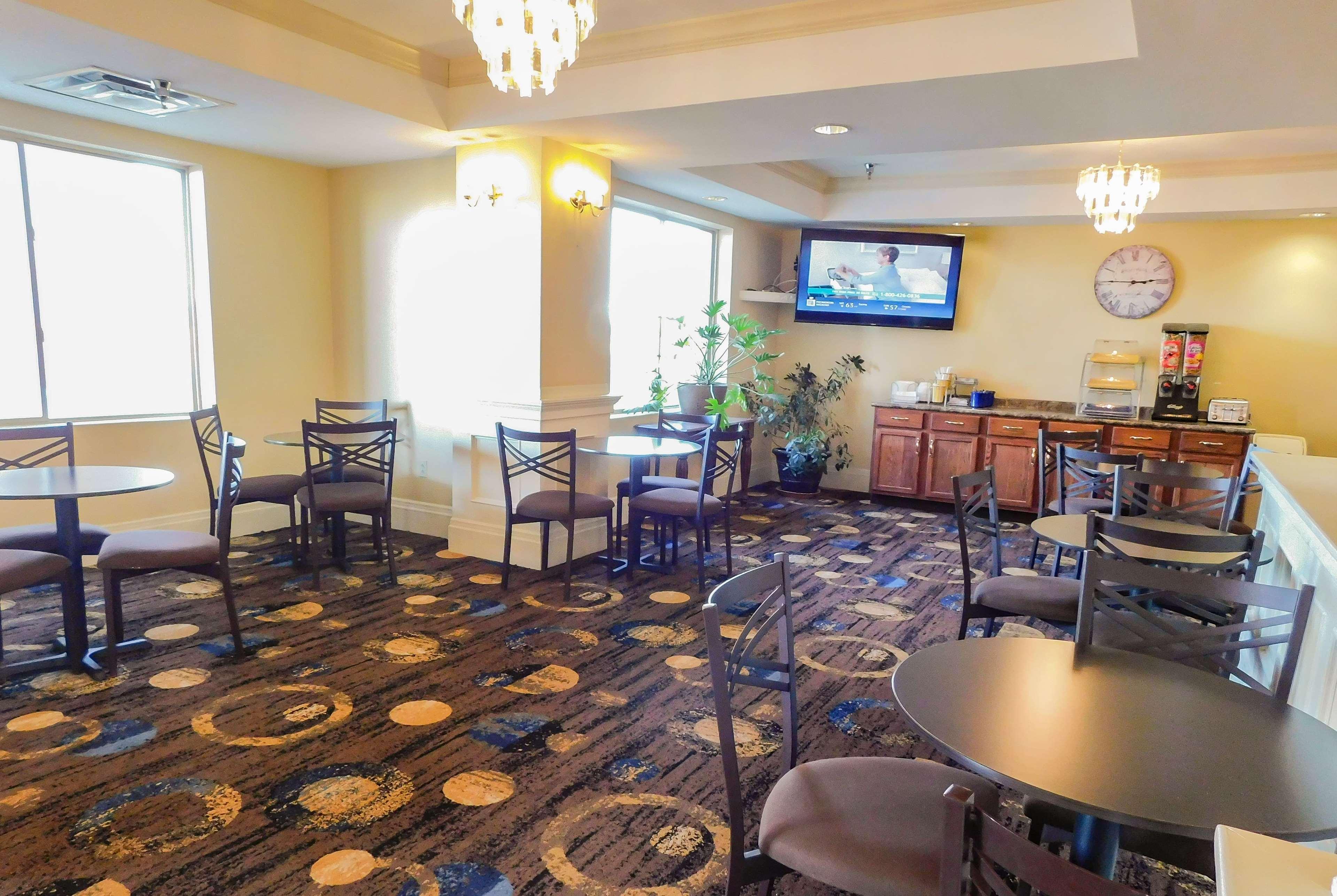 Days Inn&Suites by Wyndham Pocahontas Bagian luar foto