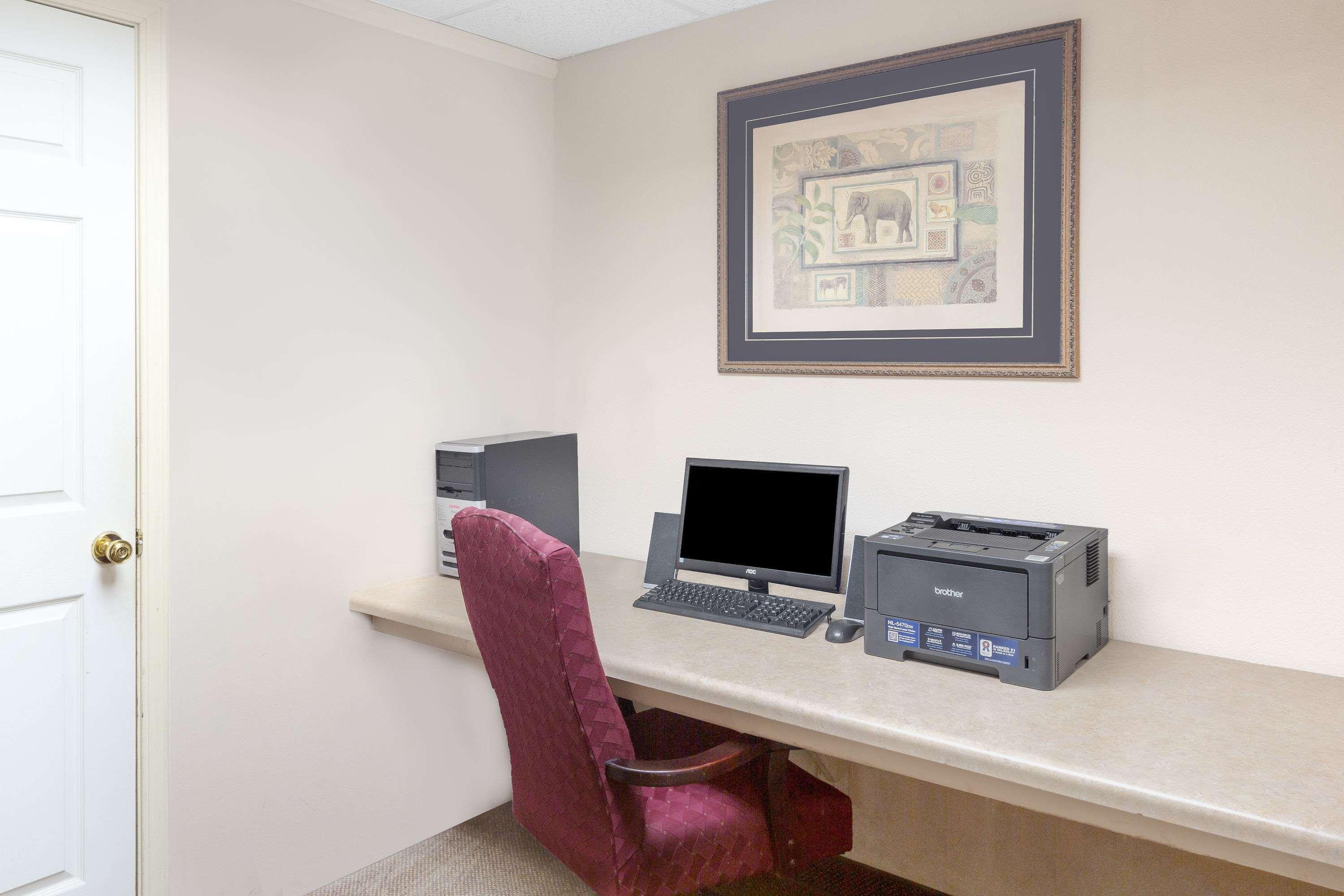 Days Inn&Suites by Wyndham Pocahontas Bagian luar foto