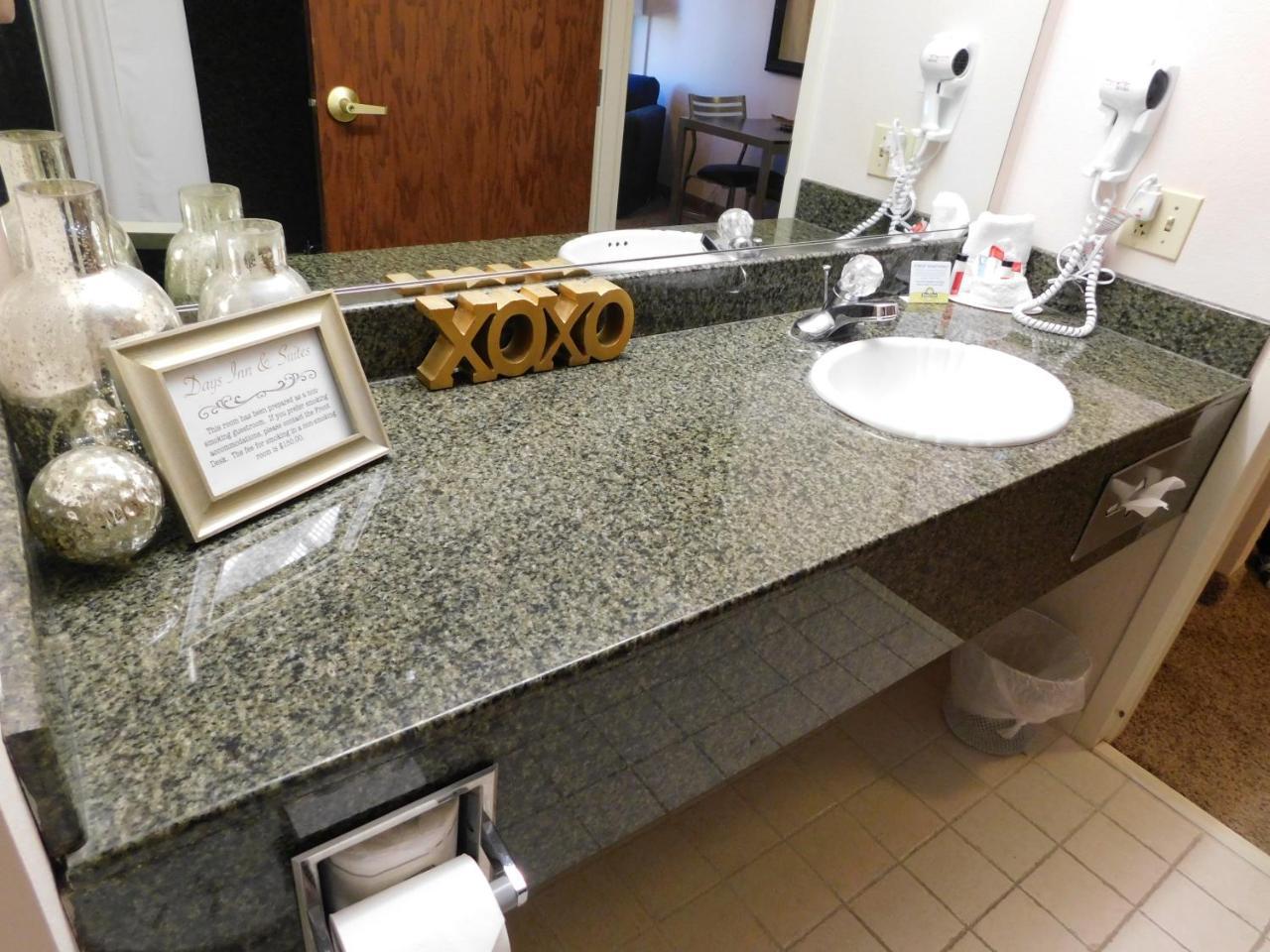Days Inn&Suites by Wyndham Pocahontas Bagian luar foto
