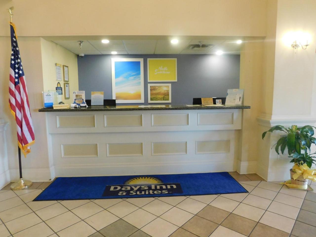 Days Inn&Suites by Wyndham Pocahontas Bagian luar foto