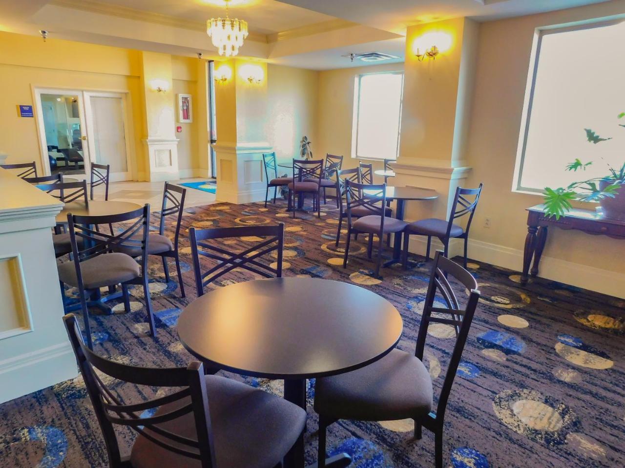 Days Inn&Suites by Wyndham Pocahontas Bagian luar foto