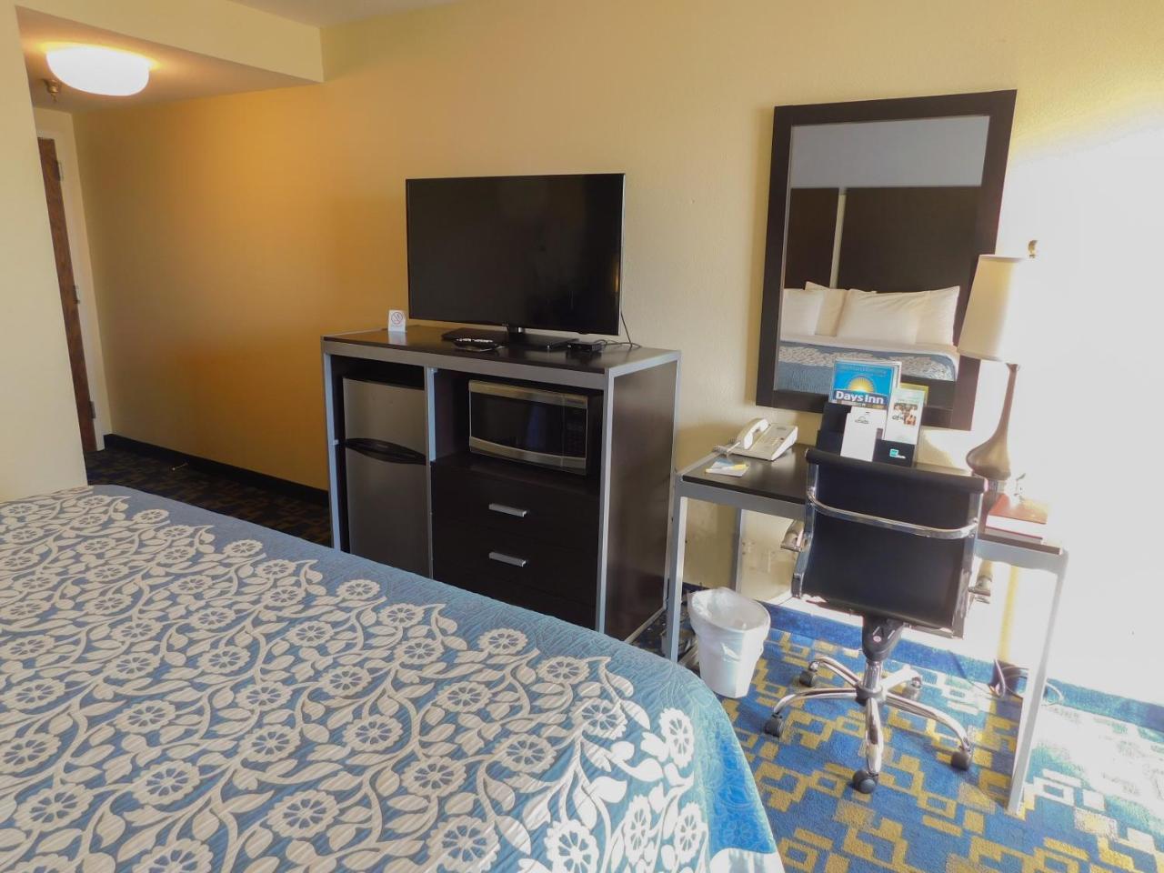 Days Inn&Suites by Wyndham Pocahontas Bagian luar foto