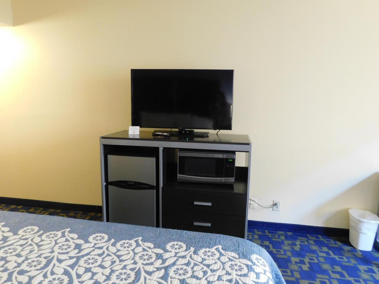 Days Inn&Suites by Wyndham Pocahontas Bagian luar foto