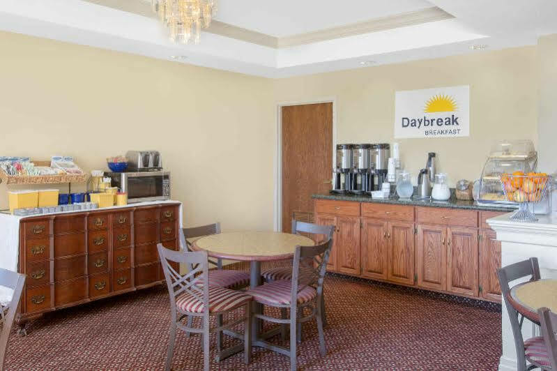 Days Inn&Suites by Wyndham Pocahontas Bagian luar foto